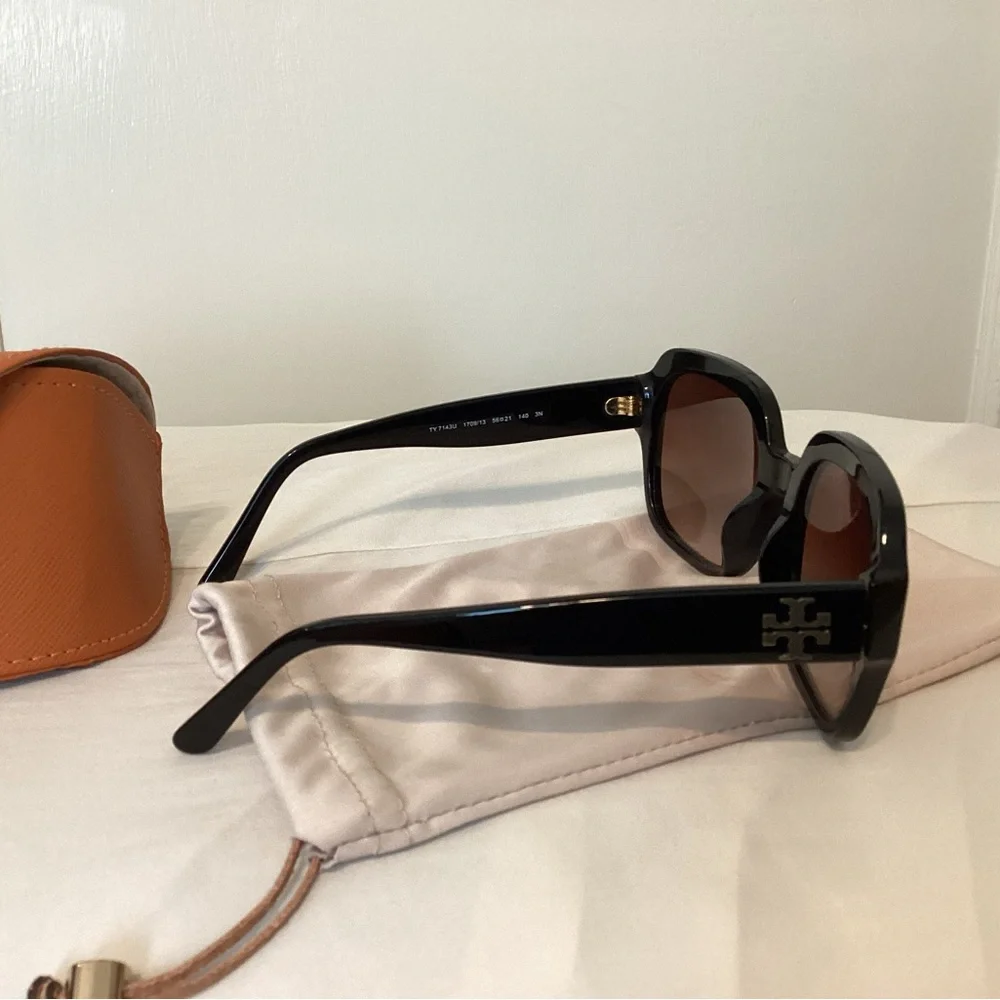 Tory Burch Black Frame Brown Lens Oversized Sunglasses